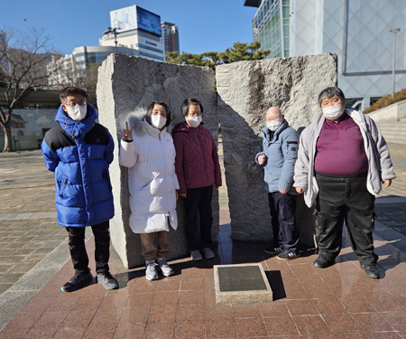 금샘 미술관 관람